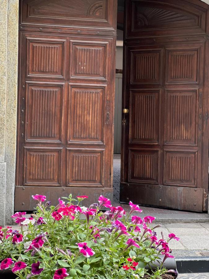 Appartamento In Centro Storico "La Casa Di Cri" آستي المظهر الخارجي الصورة
