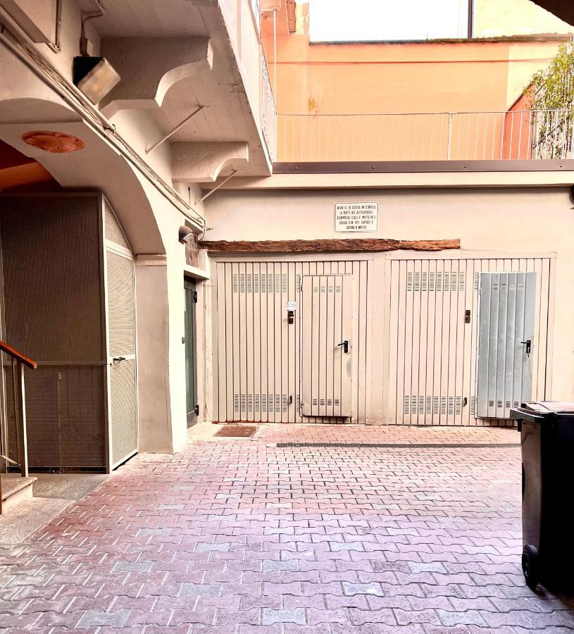 Appartamento In Centro Storico "La Casa Di Cri" آستي المظهر الخارجي الصورة